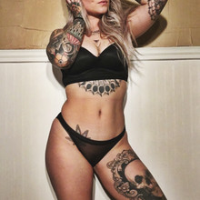  Nude