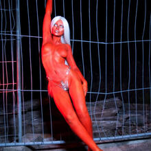  Nude