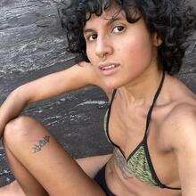  Nude