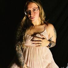  Nude