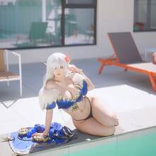  Nude