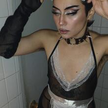  Nude