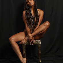  Nude