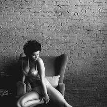  Nude