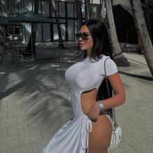  Nude