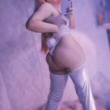  Nude