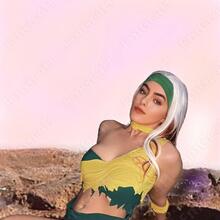  Nude