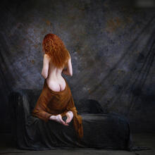  Nude