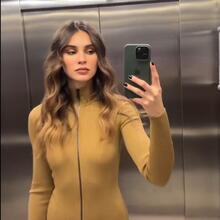  Nude