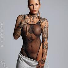  Nude