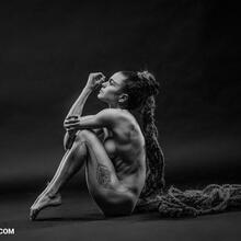  Nude