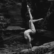  Nude