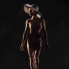  Nude