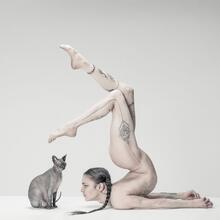  Nude