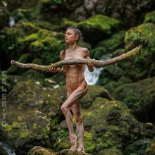  Nude