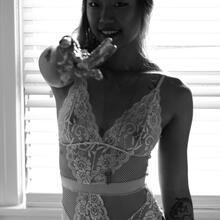  Nude