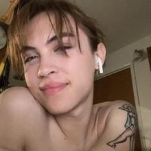  Nude