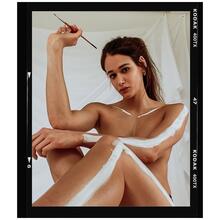  Nude