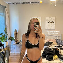  Nude