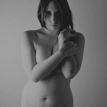  Nude