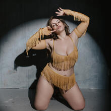  Nude