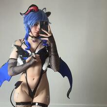  Nude