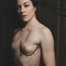  Nude