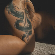  Nude