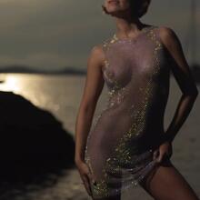  Nude