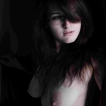  Nude
