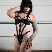  Nude