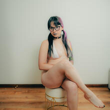  Nude