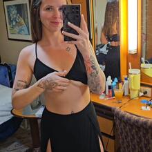  Nude