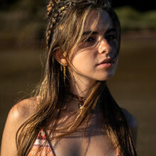  Nude