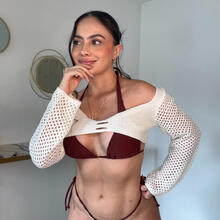  Nude