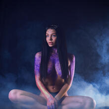  Nude