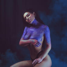  Nude