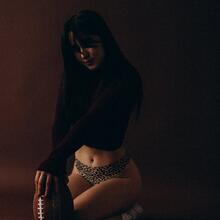  Nude