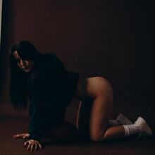  Nude