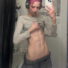  Nude