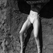  Nude