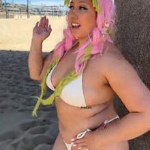  Nude