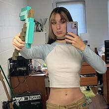  Nude