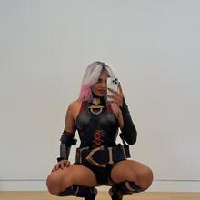  Nude