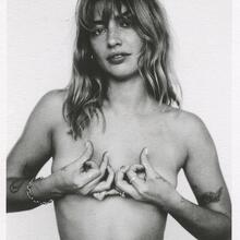  Nude