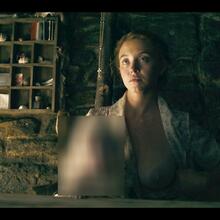  Nude