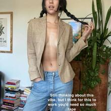  Nude