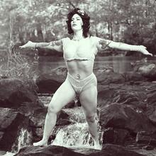  Nude