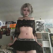  Nude