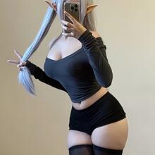  Nude